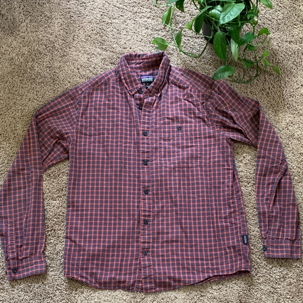 Patagonia Men's Burgundy Plaid Button Down Shirt